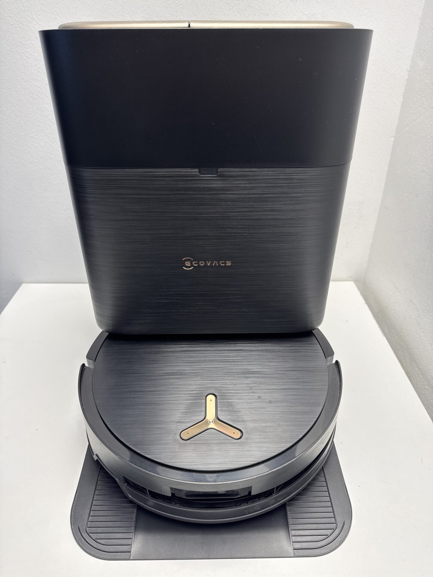 Robotas dulkių siurblys su grindų plovimo funkcija ECOVACS (X9 PRO OMNI) (naudota) — nuotrauka 2