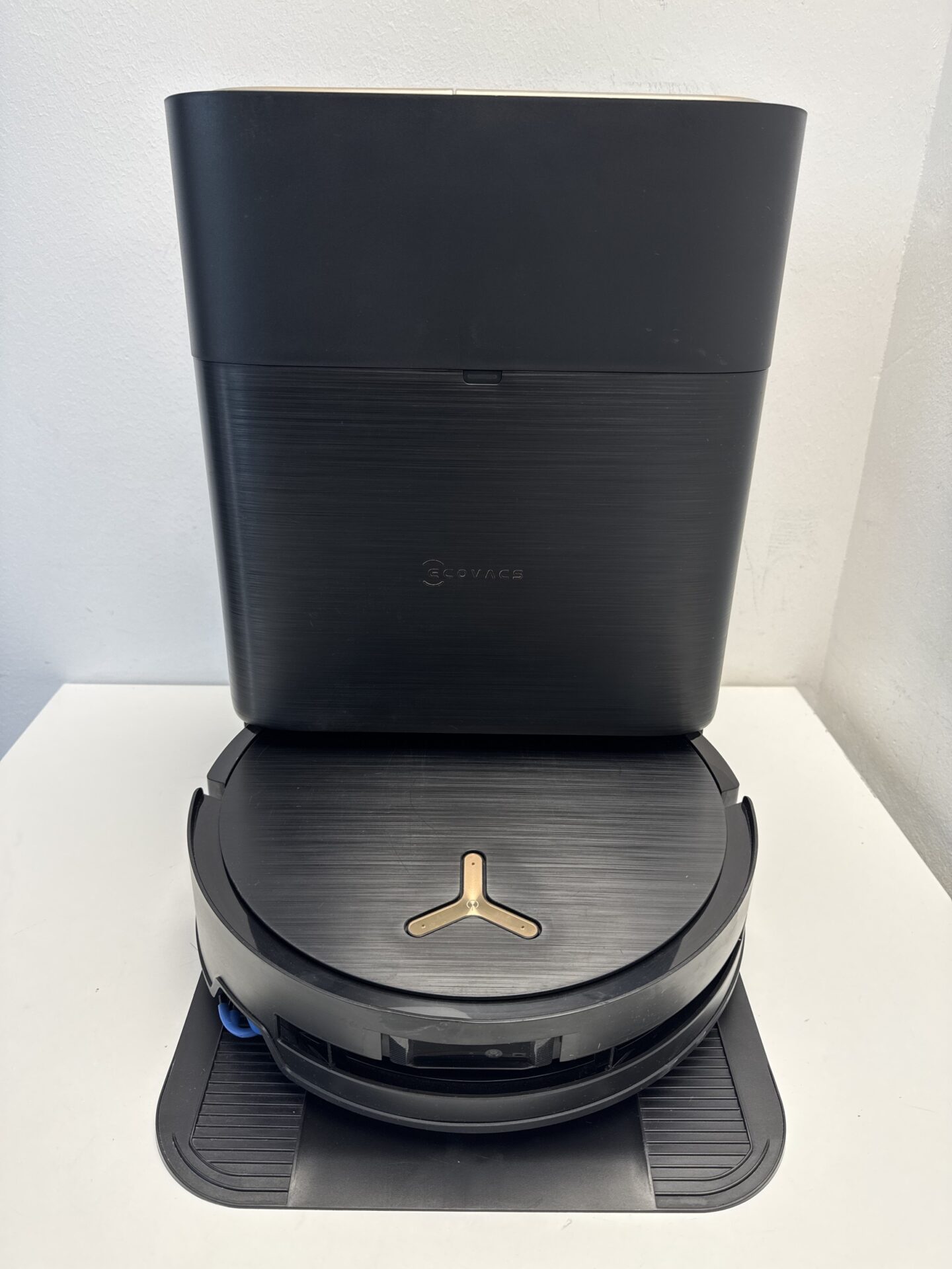 Robotas dulkių siurblys su grindų plovimo funkcija ECOVACS (X9 PRO OMNI) (naudota) — nuotrauka 2