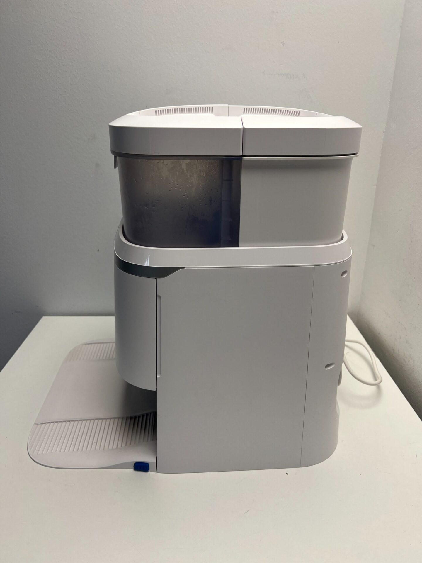 Ecovacs robotas dulkių siurblys ir grindų plovimo įrenginys (DEEBOT T30 PRO OMNI) (naudota) — nuotrauka 4