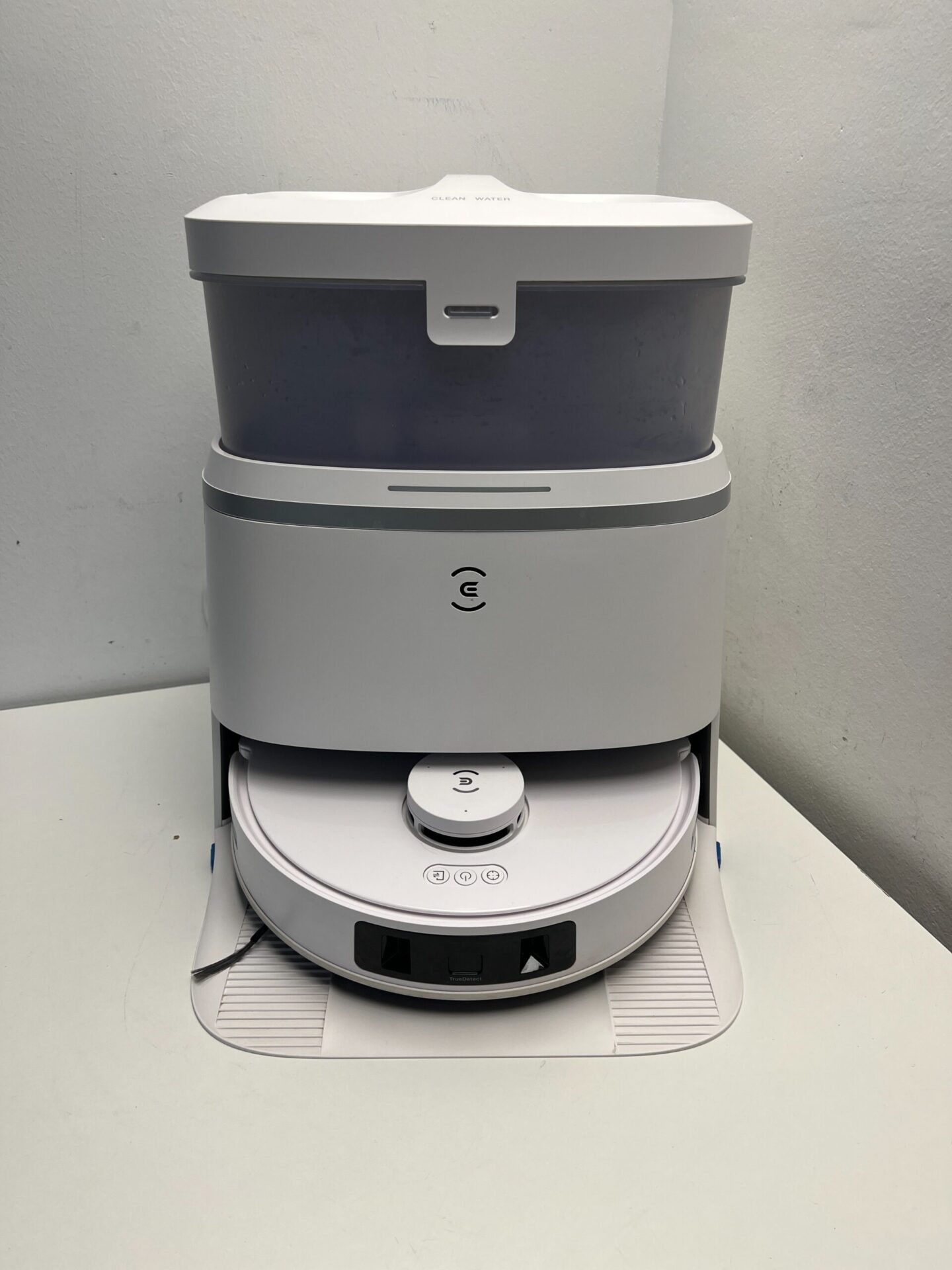 Ecovacs robotas dulkių siurblys ir grindų plovimo įrenginys (DEEBOT T30 PRO OMNI) (naudota) — nuotrauka 2