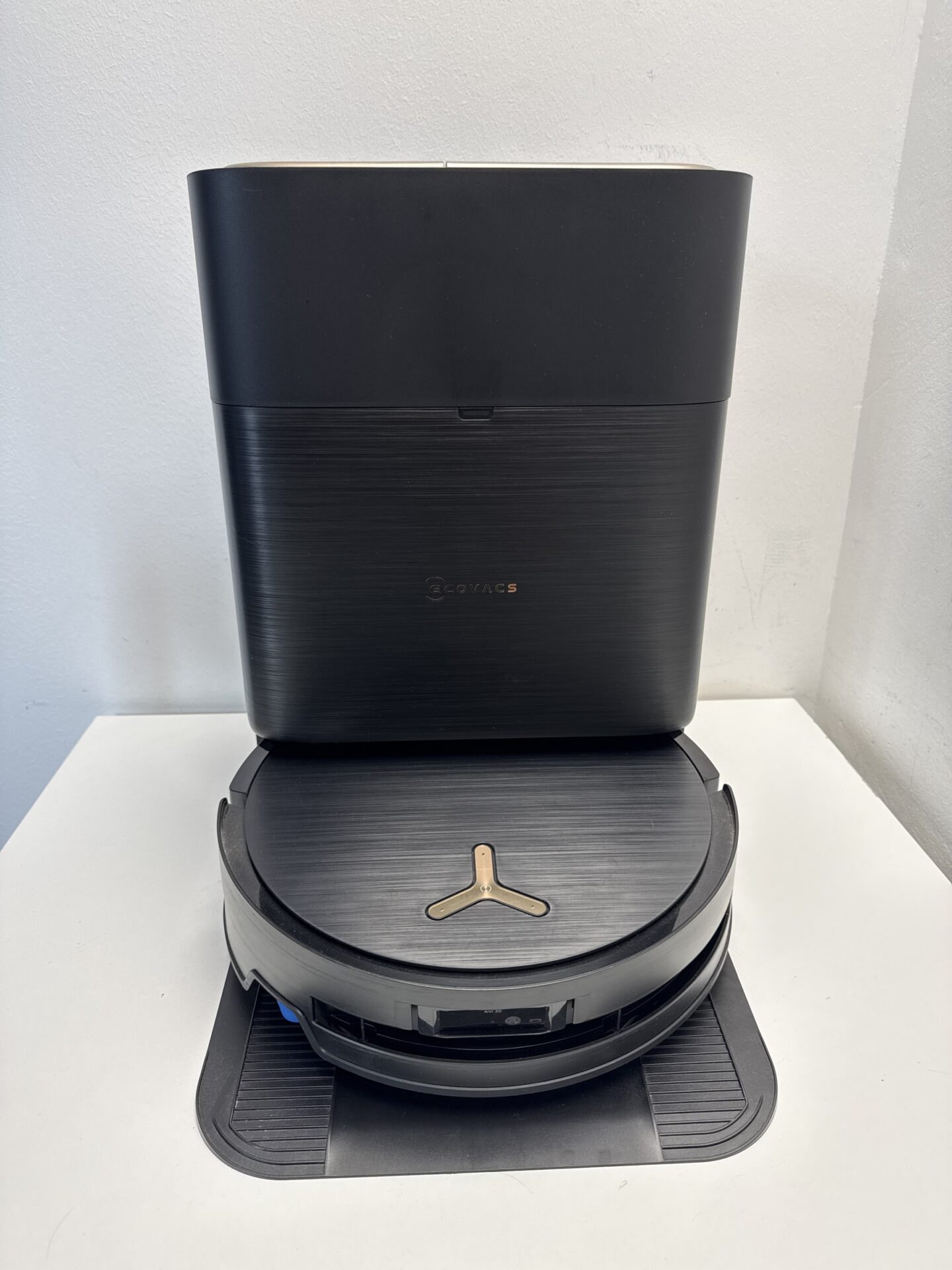 Robotas dulkių siurblys su grindų plovimo funkcija ECOVACS (X9 PRO OMNI) (naudota) — nuotrauka 2