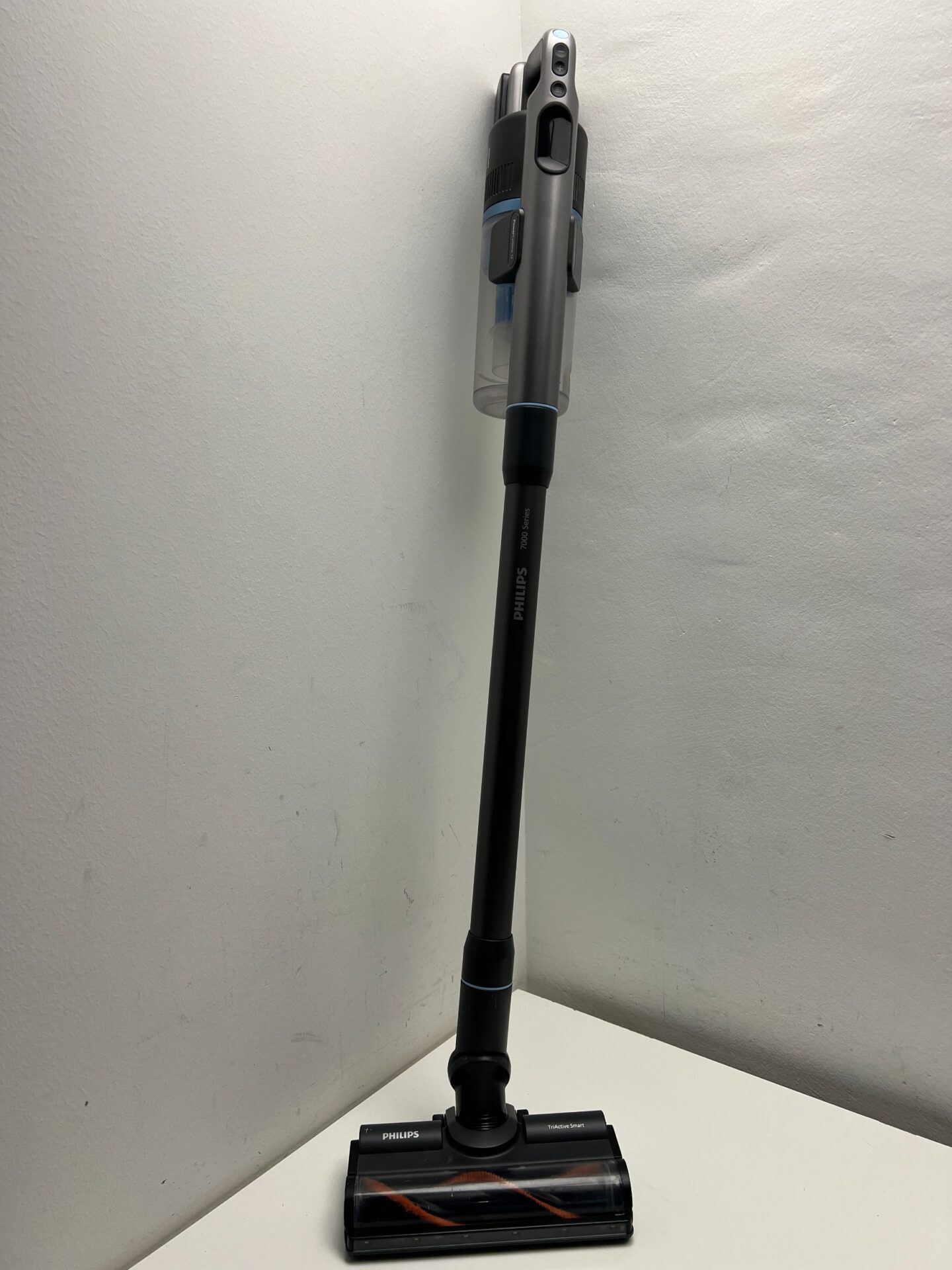Philips akumuliatorinis dulkių siurblys (Aqua 7000 serija XC7053/01) (naudota) — nuotrauka 2