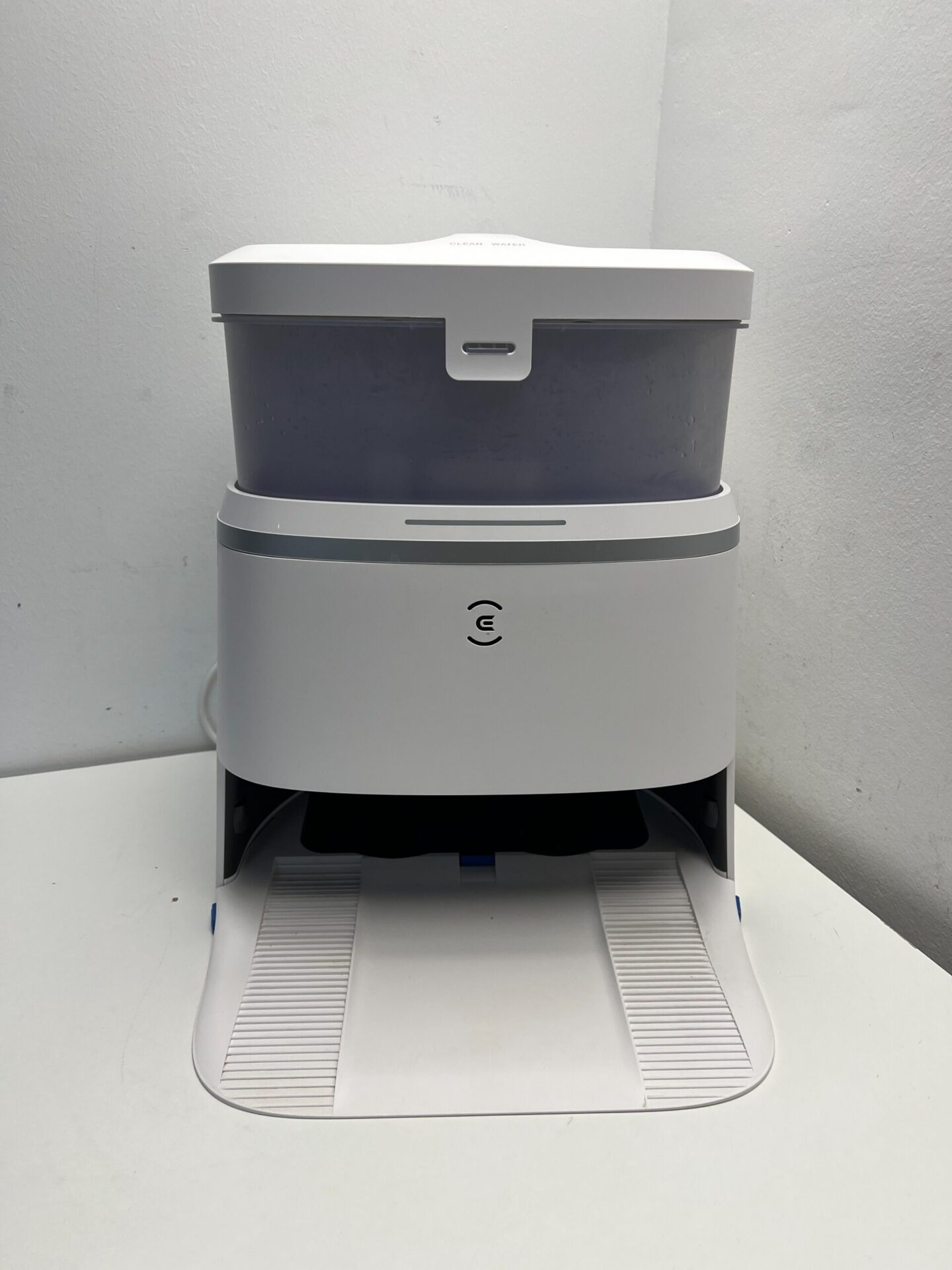 Ecovacs robotas dulkių siurblys ir grindų plovimo įrenginys (DEEBOT T30 PRO OMNI) (naudota) — nuotrauka 3
