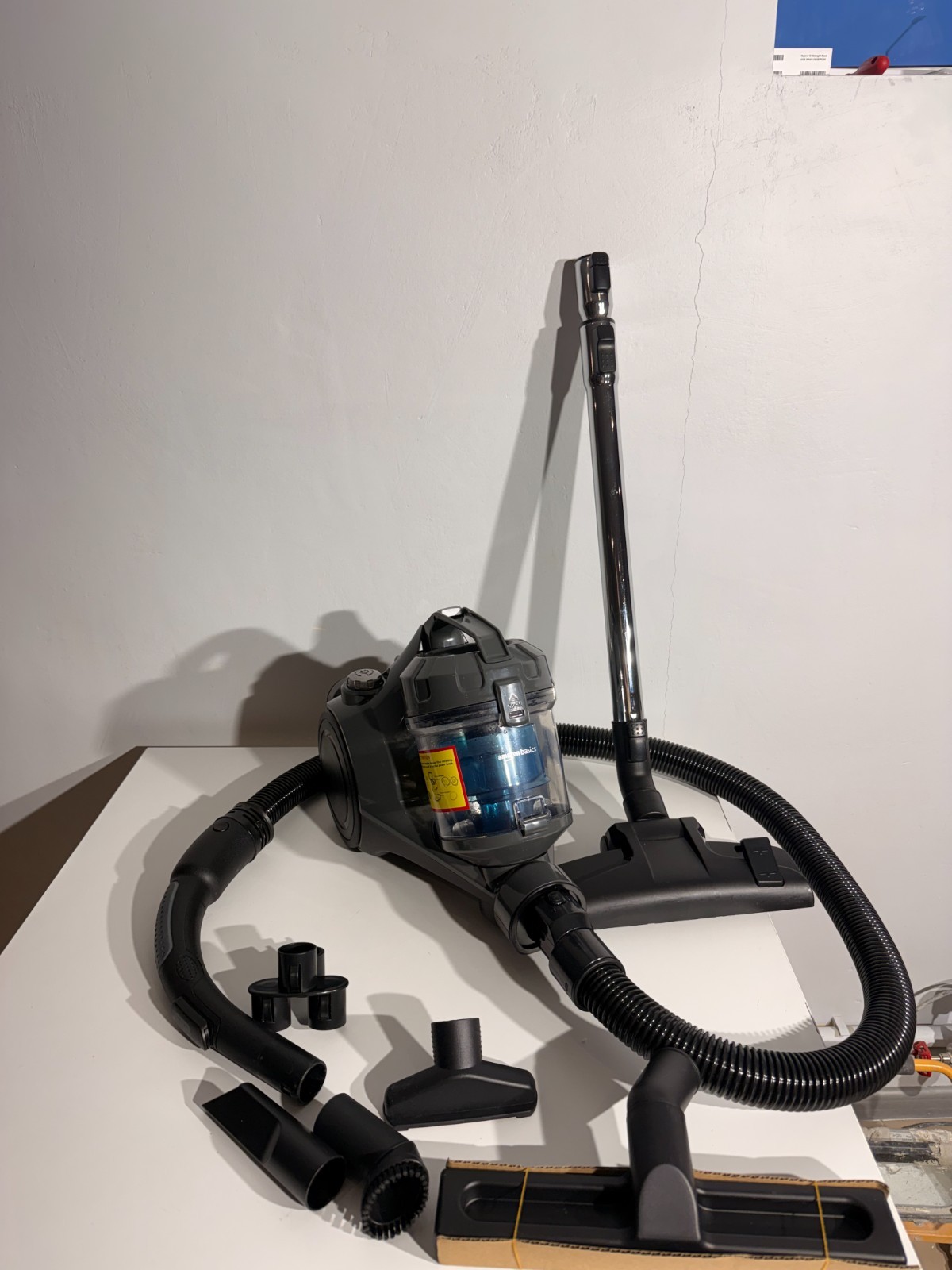 Amazon Basics cilindrinis dulkių siurblys (700 W) (naudota) — nuotrauka 2
