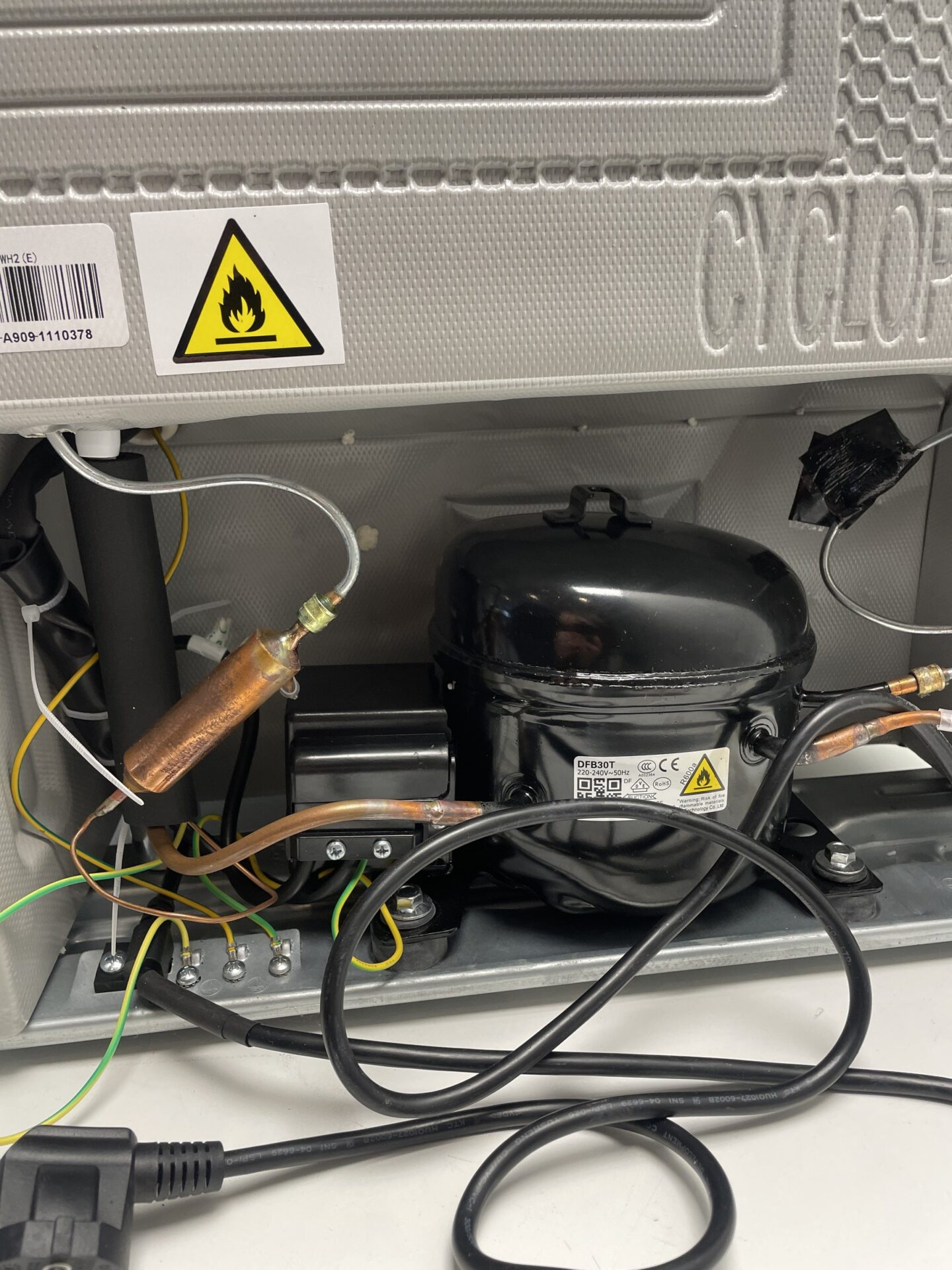 Mini šaldytuvas Comfee (RCD50WH2(E)) (naudota) — nuotrauka 12
