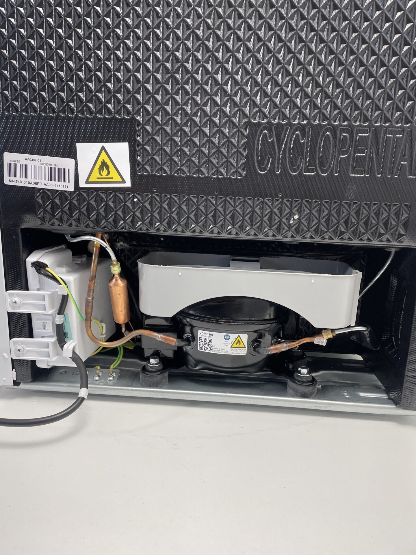Mini šaldytuvas Comfee (RCD80WH3(E)) (naudota) — nuotrauka 12