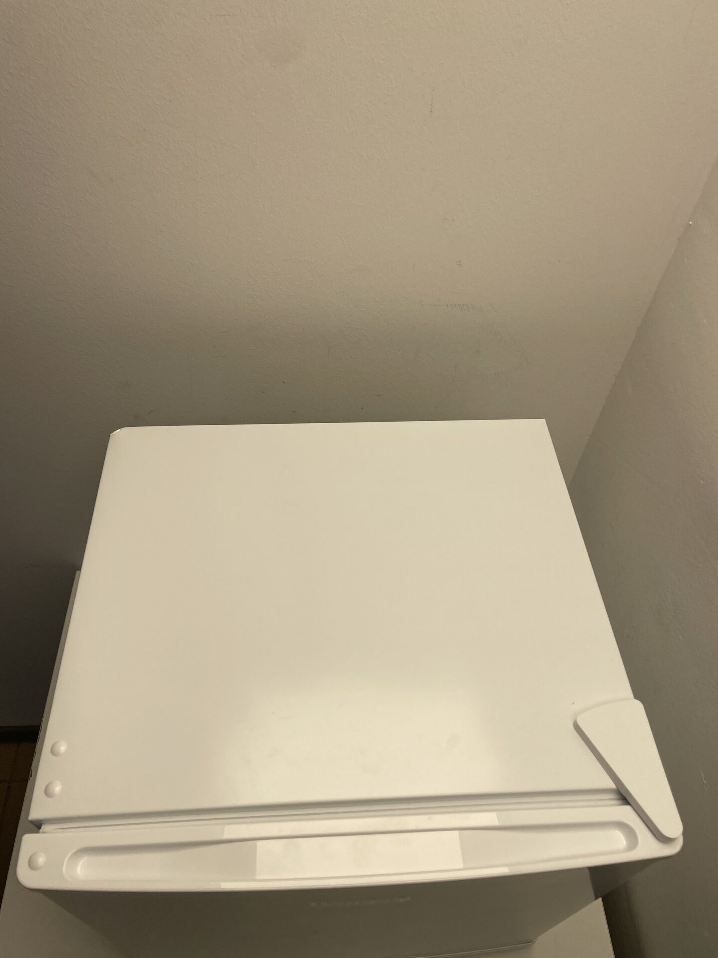 Mini šaldytuvas Comfee (RCD50WH2(E)) (naudota) — nuotrauka 3