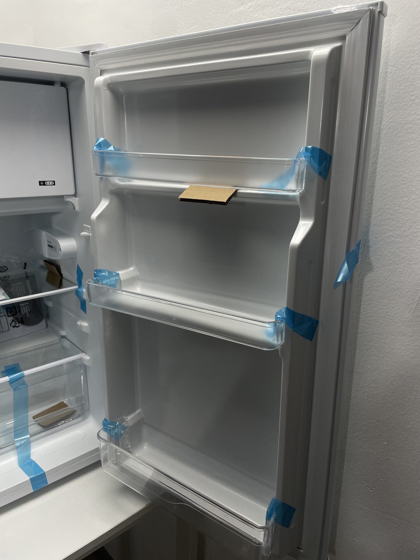 Mini šaldytuvas Comfee (RCD80WH3(E)) (naudota) — nuotrauka 4